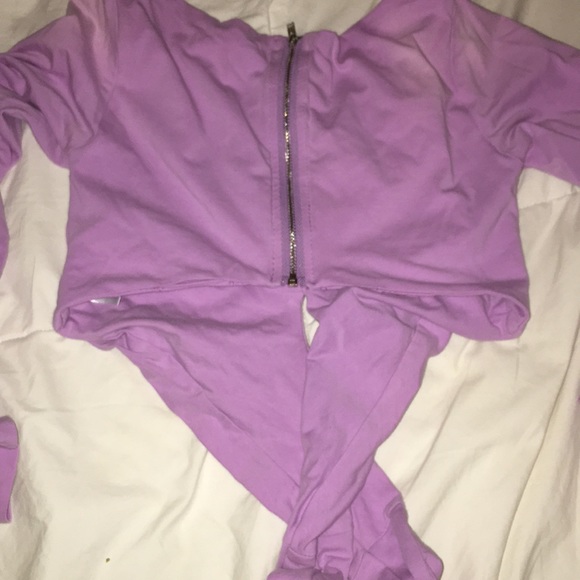 Lavender Tobi crop top with back tie - Picture 3 of 7